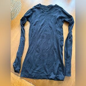 Lululemon Athletica Gray Long Sleeve Top